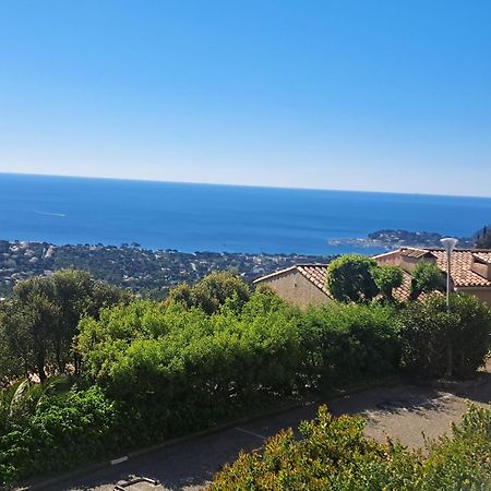 Location Vacance Vue Mer 4 A 6 Personnes Cavalaire-sur-Mer Exterior photo